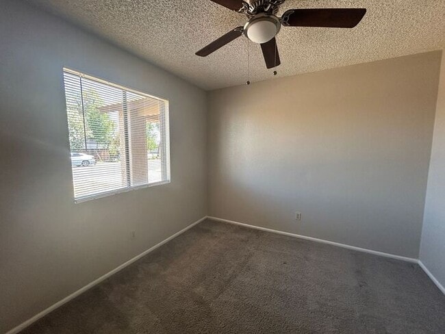 Building Photo - 456 N Glenview