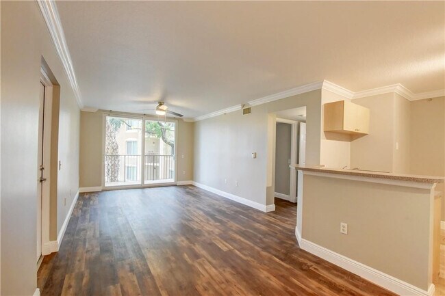 Building Photo - 1312 Villa Cir