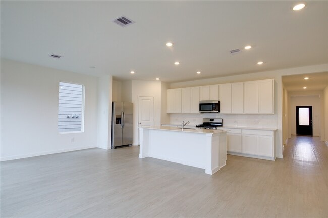 Building Photo - 21723 Colonial Medow Creek Trl