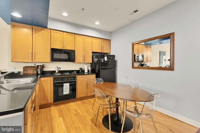 Building Photo - 2363 Champlain St NW
