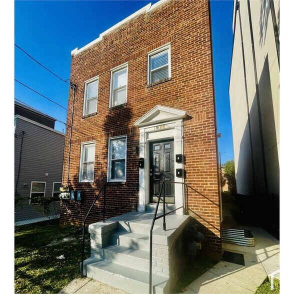 Building Photo - 1926 Naylor Rd SE