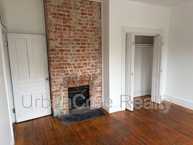 Building Photo - 621 N 31st St
