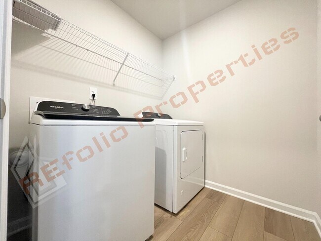 Building Photo - Brand new 4 Bedroom, 3 Bathroom, Spacious Loft, Attached 2 Car Garage and Backyard in Oak Manor, ...