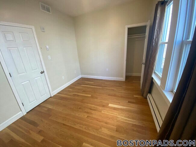 Building Photo - 74 Wyeth St