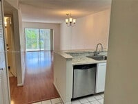 Building Photo - 2220 N Cypress Bend Dr