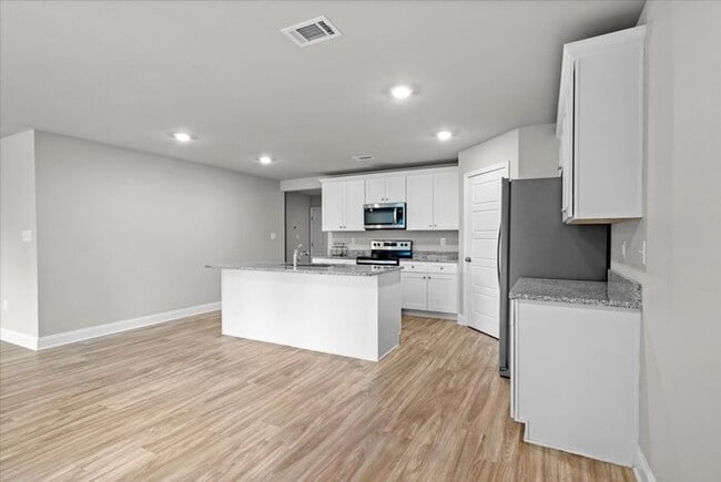 Building Photo - 18401 Elkwood Dr