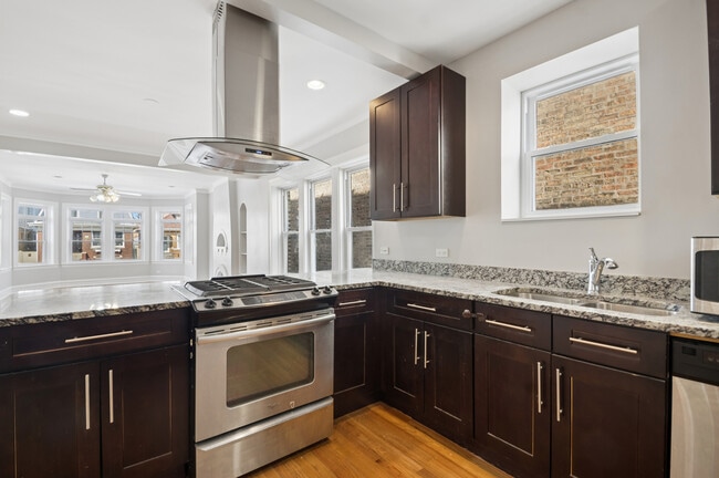 Building Photo - 4945 N Kilpatrick Ave