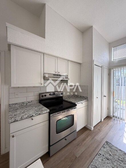 Building Photo - 9002 Mouton