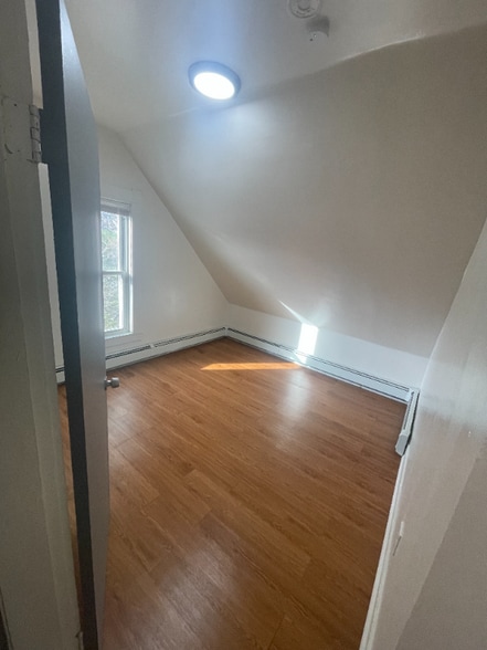 Primary Photo - 26 Ames St