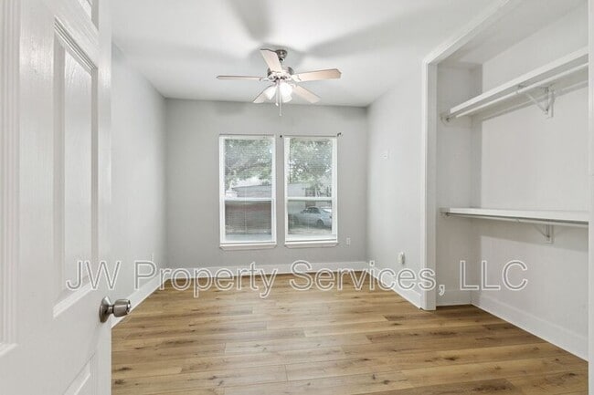Building Photo - 3701 Derbigny St