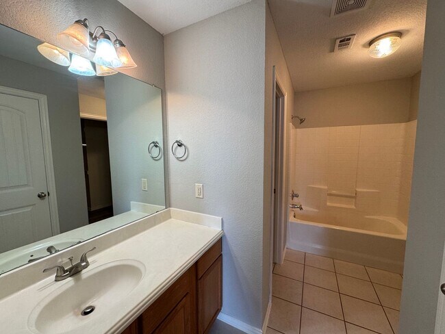Building Photo - 1204-1206 Sironia Trail