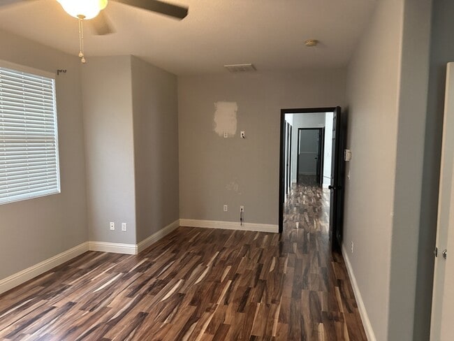 Building Photo - 3904 Purple Finch Ln