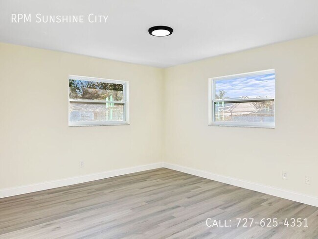 Building Photo - 9814 110th Ln N