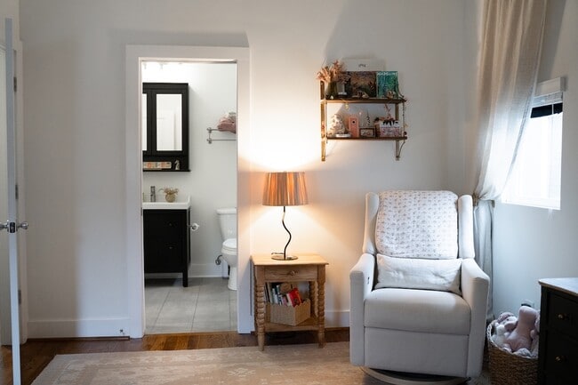 Building Photo - 424 36th Ave N