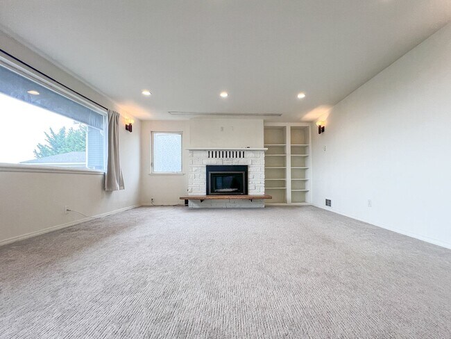 Building Photo - 2bd/1ba Seattle House