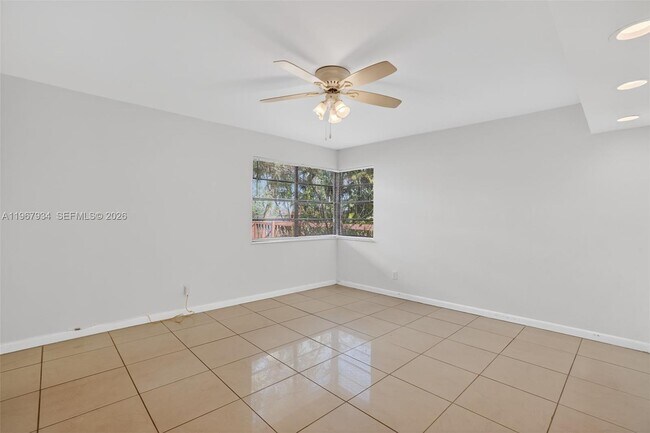 Building Photo - 347 Ives Dairy Rd