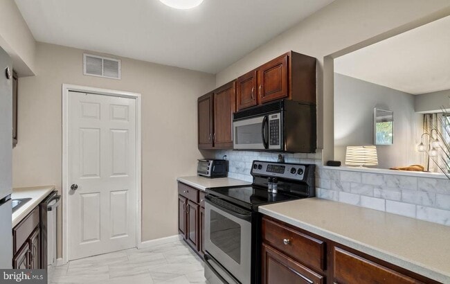 Building Photo - 4702 CHELSEA Ct