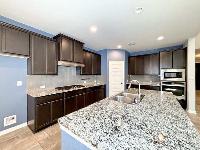 Building Photo - 4 Bedroom Home with Pool in Kinder Ranch!