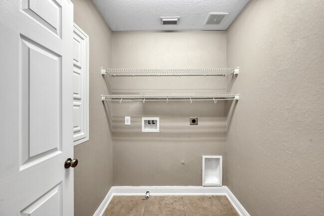 Building Photo - 51 Panterra Way