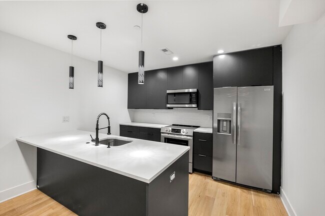 Building Photo - 1328 S 9th St