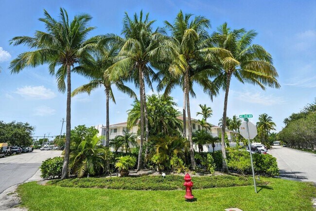 Building Photo - 1848 NE 46th St