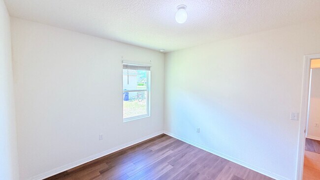 Building Photo - Available now! Amazing 4 Bedroom, 2 Bathroom Home in Wildwood!!