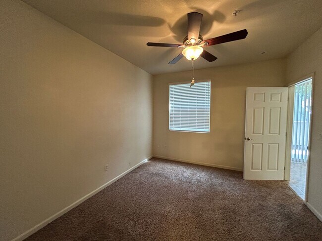 Building Photo - Adorable Condo in Gated Community