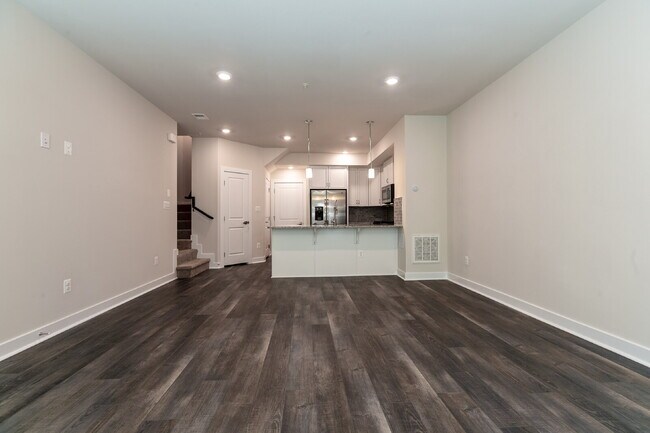 Building Photo - Elegant Townhome Living Near Herndon Conveniences