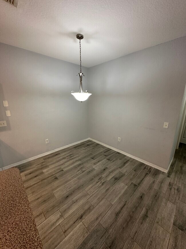 Building Photo - 875 Grand Regency Pointe