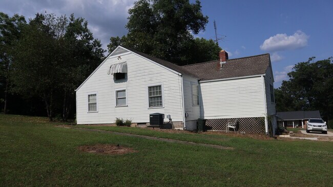 Building Photo - 1016 Wickford Rd