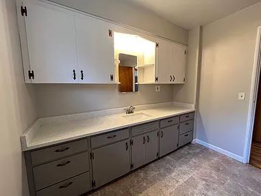 Building Photo - 530 SE 12th Ave