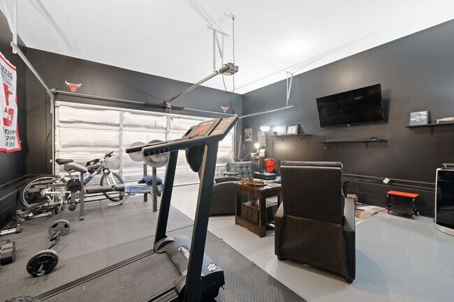 Building Photo - JUST REDUCED!!!  Nice Home in Peach Tree Subdivision Waiting for you to Call home TODAY