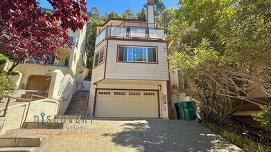 Building Photo - Contemporary Upper Broadway Terrace Four B...