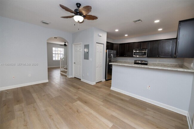 Building Photo - 3213 SE 6th St