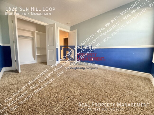 Building Photo - 1628 Sun Hill Loop