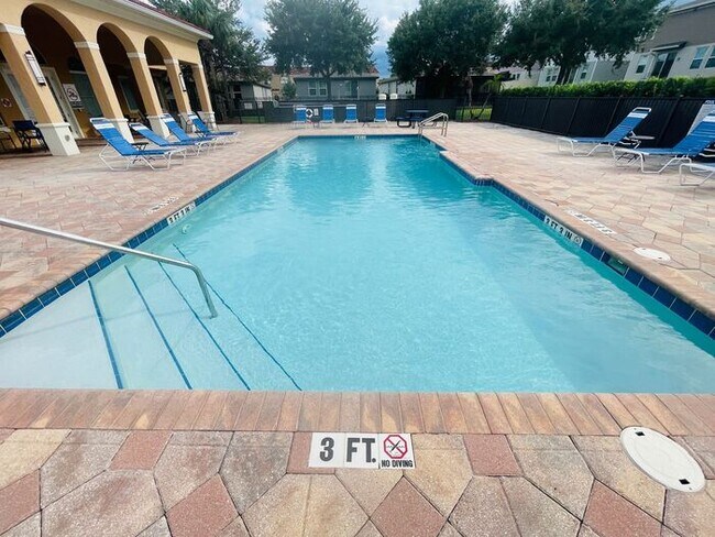Building Photo - Spacious Two-Story Townhome-Bella Vista-2646 Bella Vista Dr Davenport FL 33897