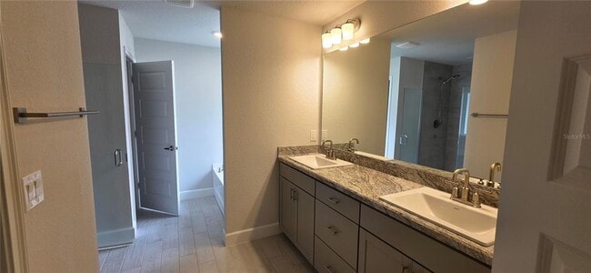 Building Photo - 3107 NE 46th Ave