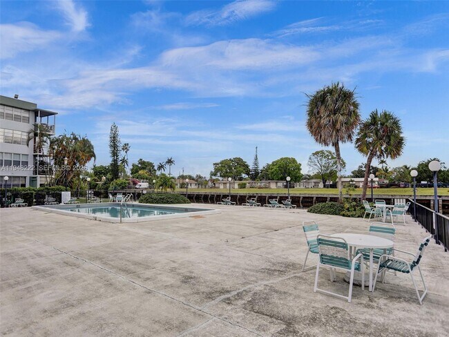 Building Photo - 2771 Taft St