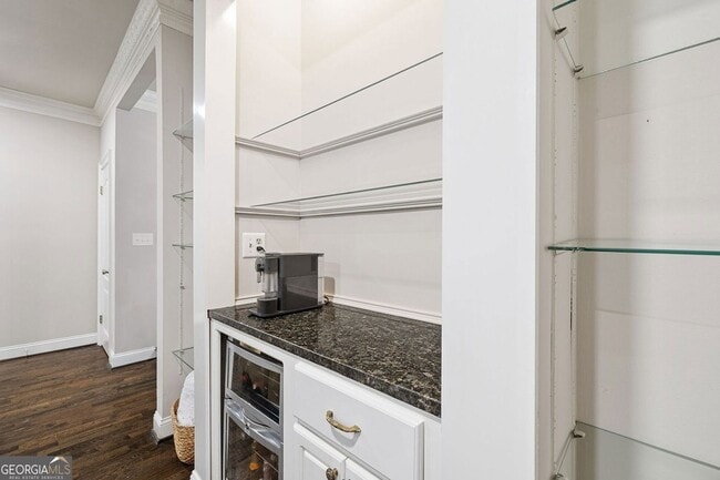 Building Photo - 5170 Chemin De Vie NE