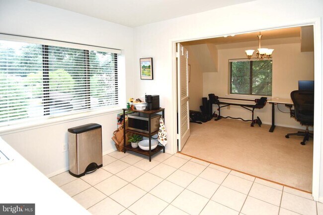 Building Photo - 1672 Parkcrest Cir