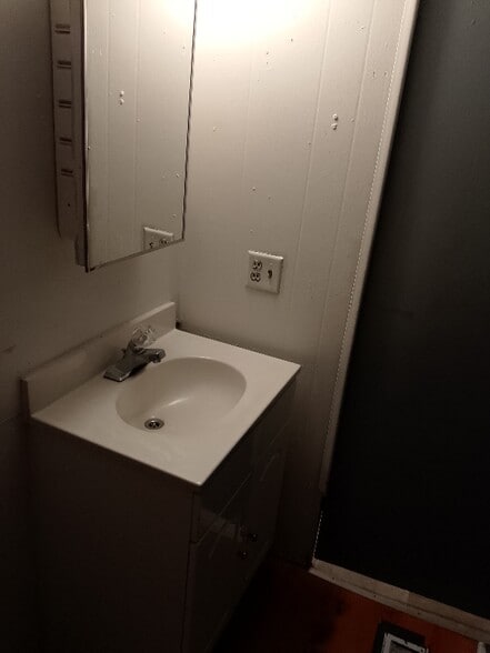 Building Photo - 675 7th St