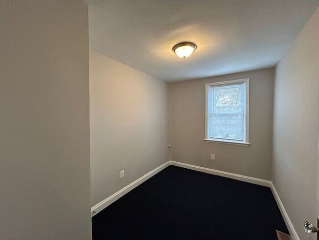 Building Photo - 3 Bedroom County Home - Opportunity Area