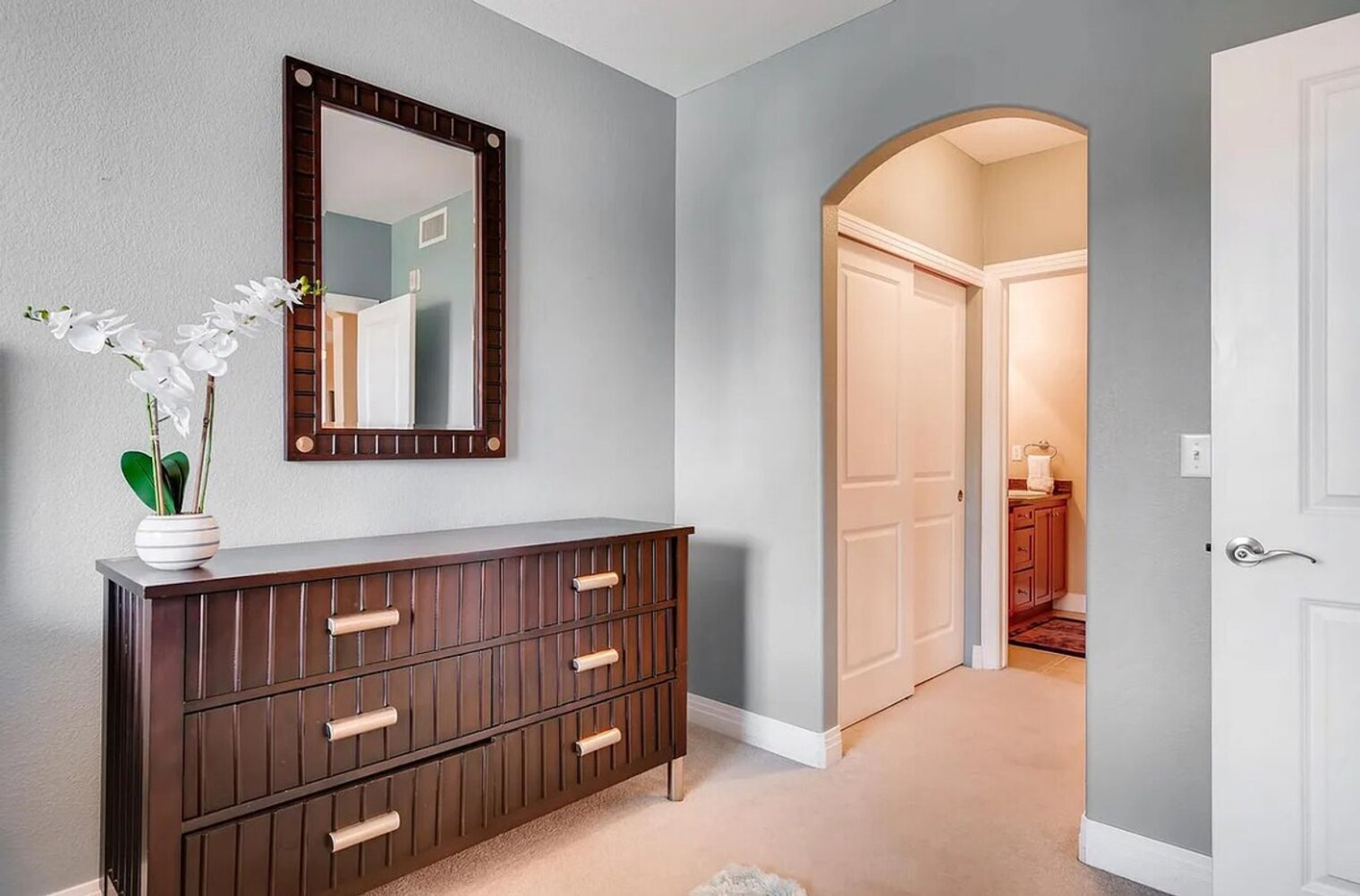 Building Photo - 9021 E Dry Creek Rd