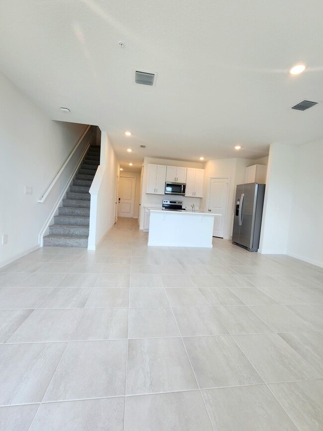 Building Photo - 629 Salisbury Cir