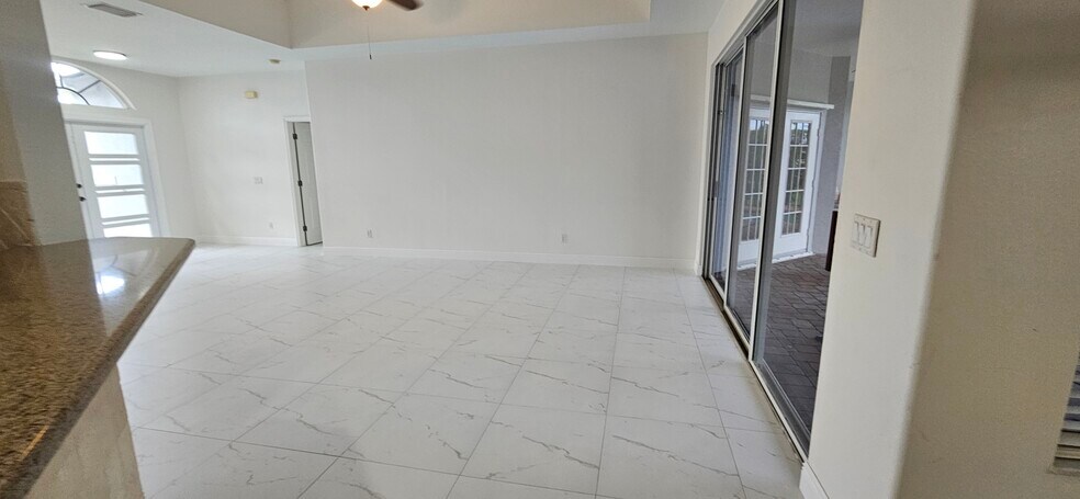 Building Photo - 2851 SW 49th Ter