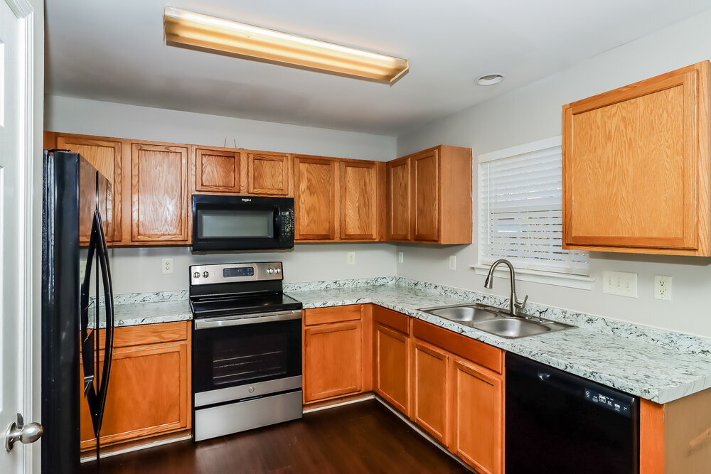 Building Photo - 7103 Fox Point Dr