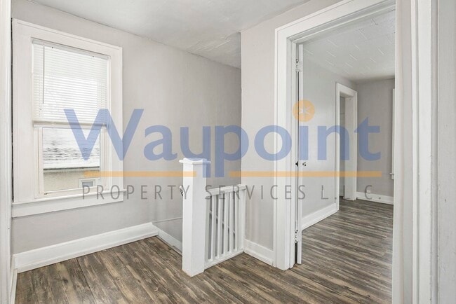 Building Photo - 912 Zeeland Ct NE