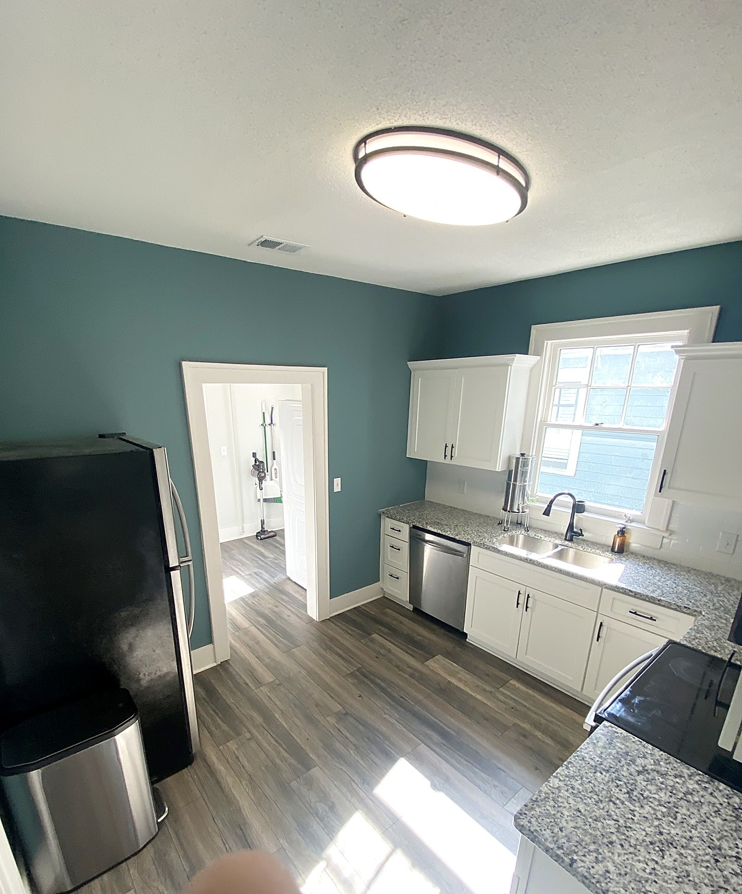 Kitchen - 412 E 40th St