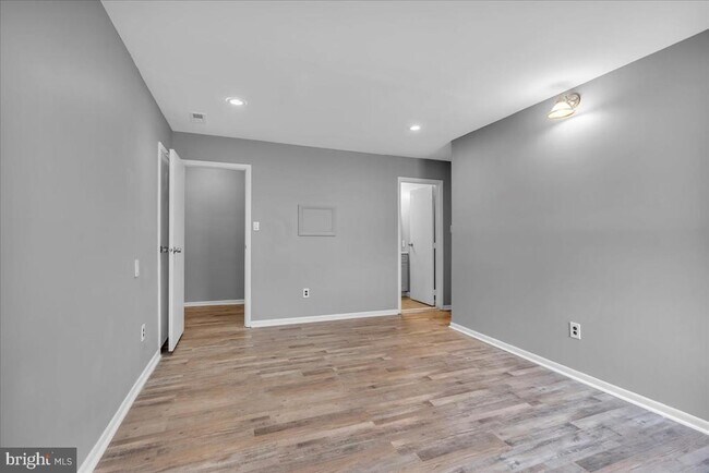 Building Photo - 422B Willow Turn