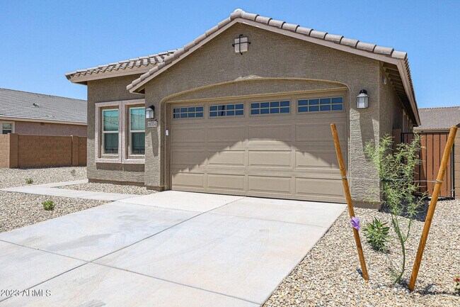 Building Photo - 16554 W Questa Dr